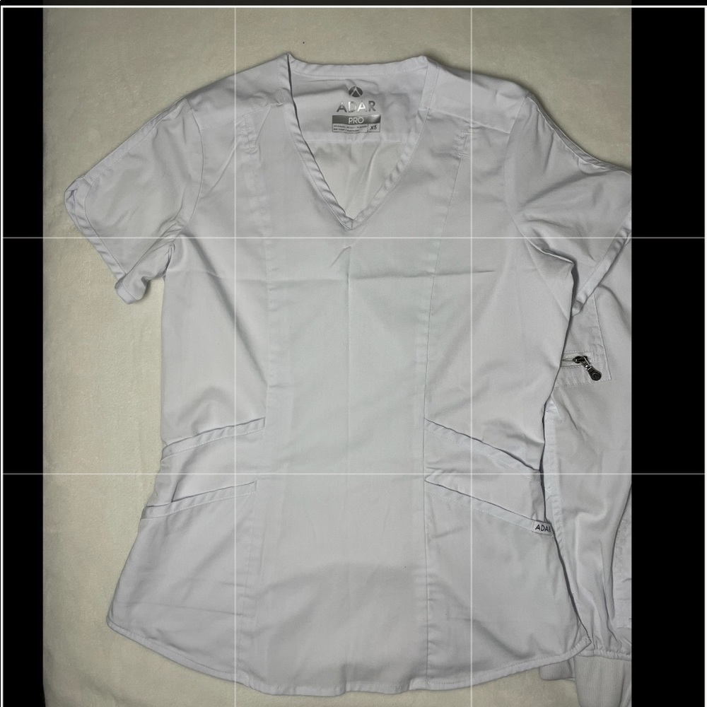 Adar Scrub Top; white new; no tags; size xs, xxs